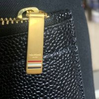 review of 22FW THOM BROWNE 톰브라운 페블 그레인 미디움 클러치 MAC021L 00198