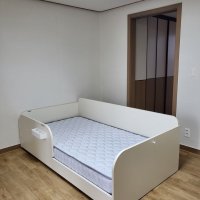 review of [쁘띠라뺑] 샐리2in1토들러 침대 저상형 원목 유아침대(탈부착 안전가드 소파변형 침대)