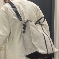 review of [DeMAKER] Shine bag-silver