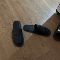 review of 지비에이치 GBH X GRANNYJEJE LEATHER SLIPPER 2 SIZES 가죽실내화 룸슈즈