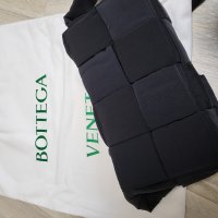 review of Bottega Veneta 보테가 베네타 패딩 테크 카세트백 썬더 풀 705579V2B011241