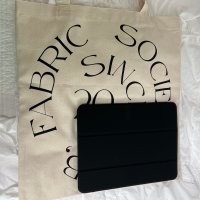 review of [언폴드] Glossy shoulder bag (black)