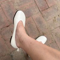 review of SS22 Balloon Flat Ivory