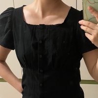 review of 어몽 A SMOKED SHIRRING BLOUSE