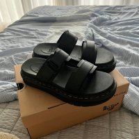 review of Dr. Martens 닥터 마틴 칠튼 슬라이드 샌들 - DR.MARTENS