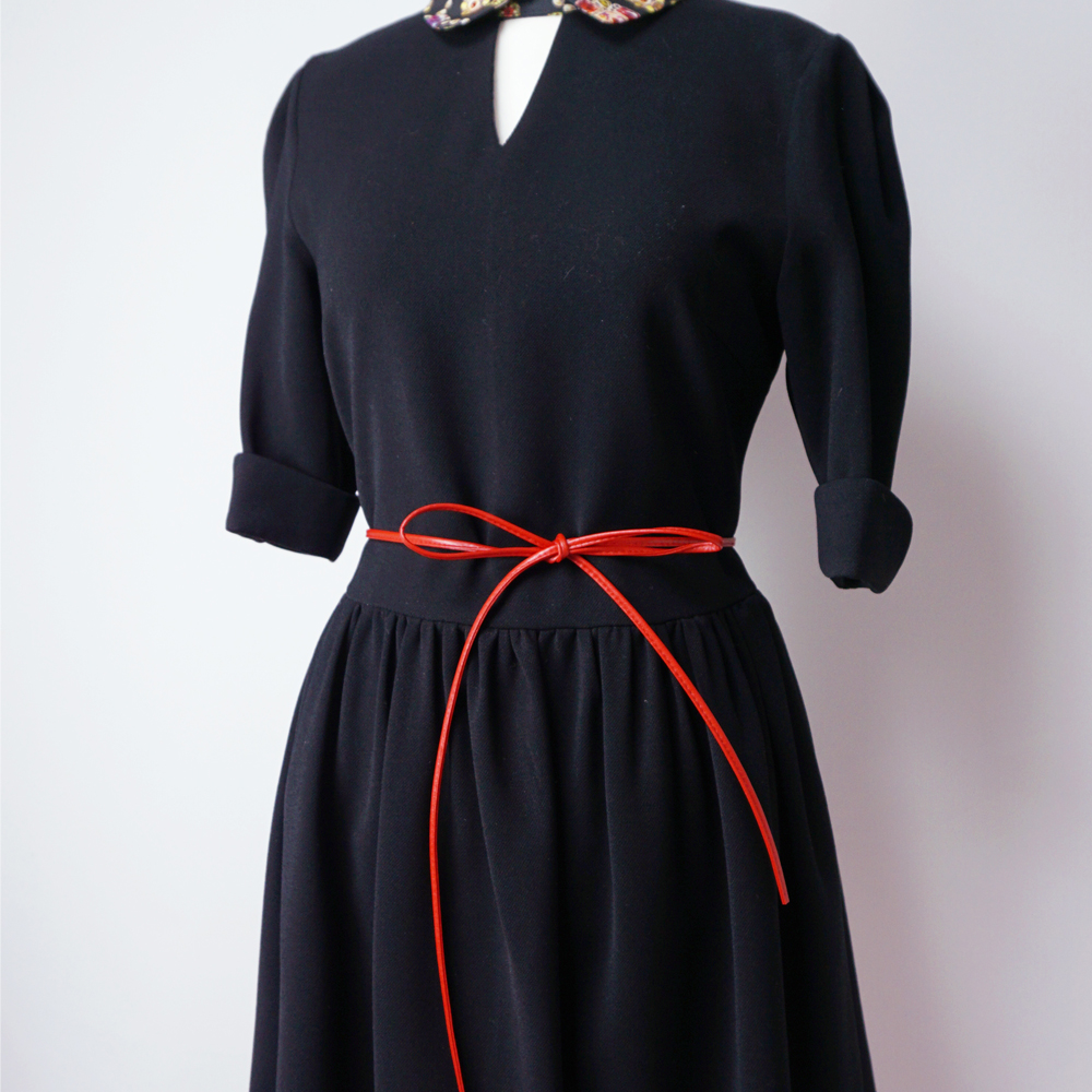 포인트 원피스 끈밸트