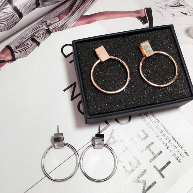 <b><p>Simple Twine gold silver kk Antique earrg</p></b><b><p>シンプルな プレッツェル ゴールド シルバー ねじれ アンティーク イヤリング 手頃な価格の</p></b><br /><br /><p align='center'>