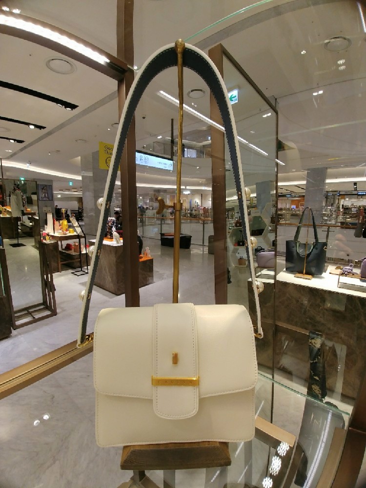 <b><p>Carlin New Hester Small H78166010</p></b><b><p>カーリンニューヘスタースモールS H78166010</p></b><br /><br /><p align='center'>