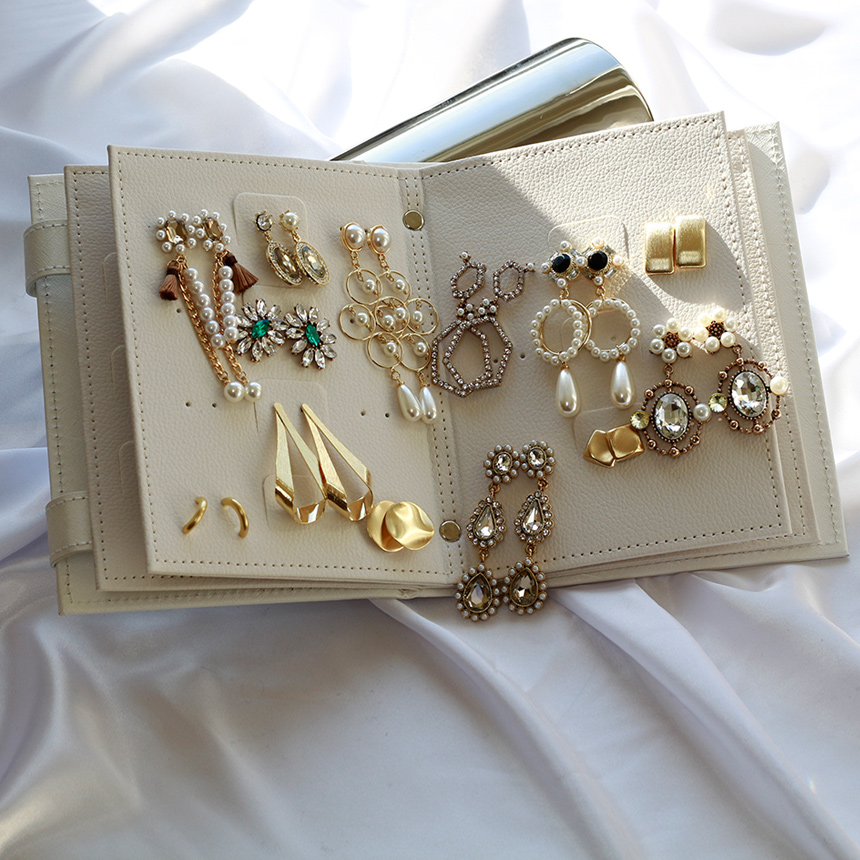 <b><p>One touch simple Ring earrs Bold Modern Chic</p></b><b><p>ワンタッチ シンプル リングピアス ボールド モダン シックな ミニマリストスタイル</p></b><br /><br /><p align='center'>