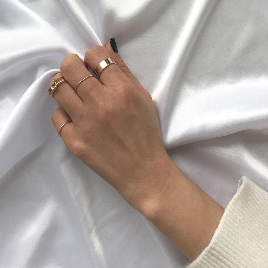 <b><p>Evry ring set Feme otional mood Unique Its</p></b><b><p>エブリ リング セット フェミニンな感性ムード ユニークなアイテム 20代の女性</p></b><br /><br /><p align='center'>