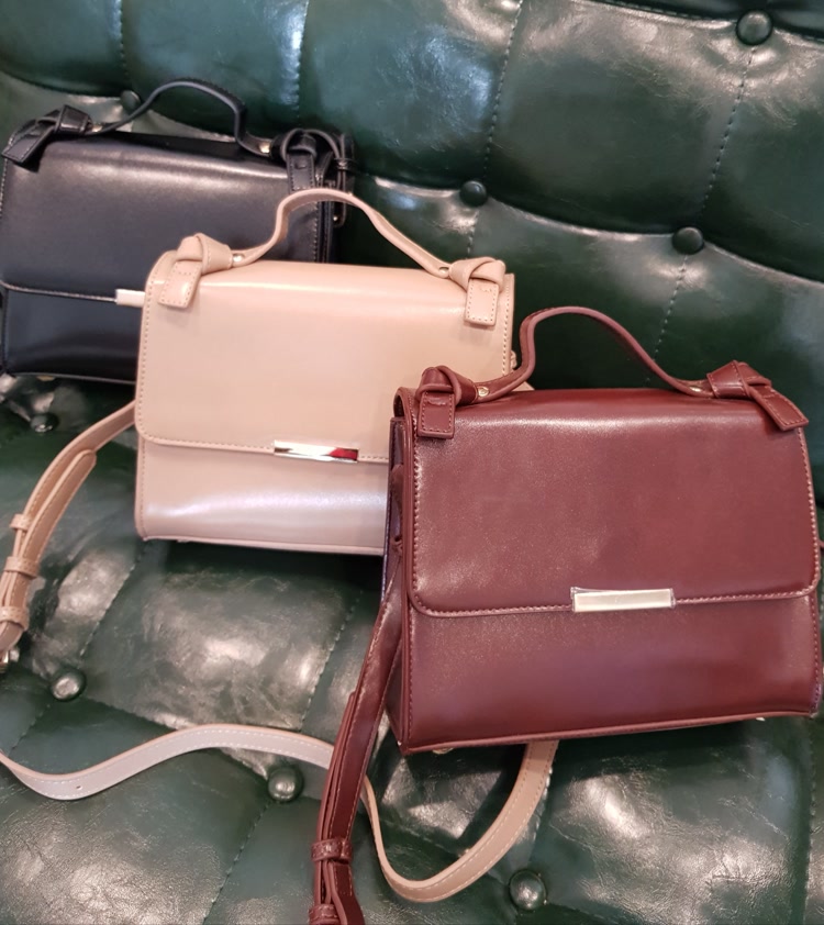 <b><p>Suit Casual Shoulder Bag Jewely Dai Puffy</p></b><b><p>スーツカジュアルショルダーバッグジュエルデイリーショーポベク20女性のバッグ30代</p></b><br /><br /><p align='center'>