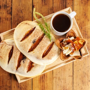 납짝공갈빵, *용재빵집*