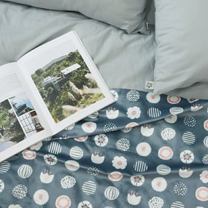 원단 [대폭]최고급극세사005-스탬프플라워(다크그레이) 퀼트 천 홈패션