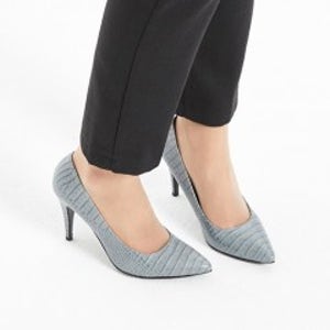 악어패턴 시크그레이 펌프스힐