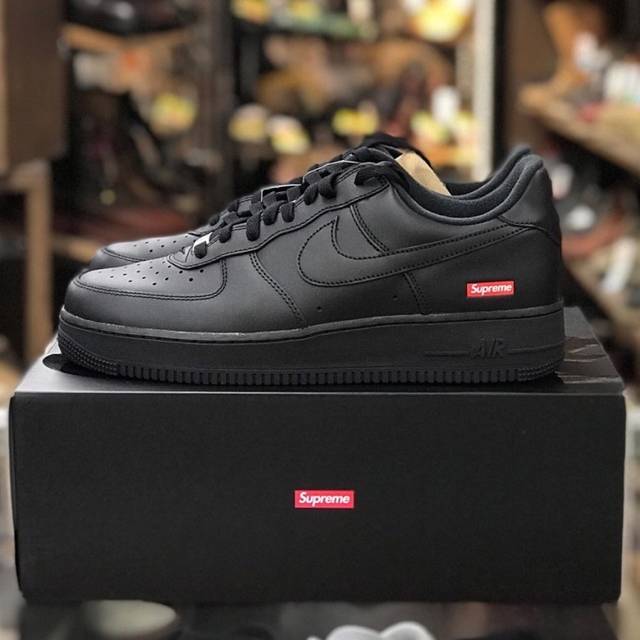Nike x Tu.DOS SUPREME AIR FORCE 1 Low 男鞋休閒鞋, 運動休閒, 運動鞋在旋轉拍賣