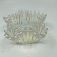 포스토리아 "Heirloom" 화이트 오팔레슨 (유백색) 아트 글래스 스몰 스타 보울. Fostoria "Heirloom" White Opalescent Art Glass Smal