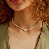 로울 Looped pearl necklace