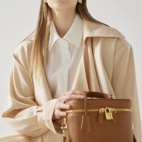 Mon Vanity Bag (몽 배니티 백) / Epsom Camel Brown