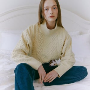 [에트몽] Turtle-Neck Cable Knit Top  Butter KN180QWW10