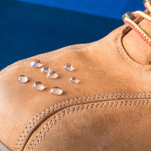 방수 스프레이 뿌리는 신발 운동화 등산화 의류 다용도 발수액 투명 코팅막 방수제