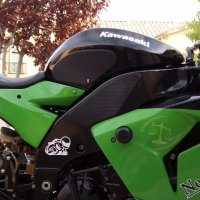 바파코 ZX-10R 테크스펙 니그립패드