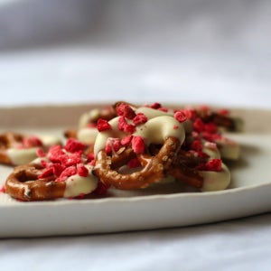 프레첼초코다 코코넛 딸기, 류디저트 ( ryu dessert )