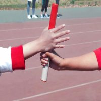 이어 달리기 마라톤 경기 대결 플라스틱 컬러 바통 육상경기 전용 기준 PVC 100m