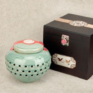 [롯데백화점] 오초록 지리산 마천농협 홍삼 생진꿀 도자기 세트 (600g x 1개) LE1208641258