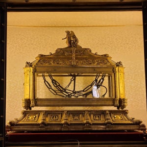 산 피에트로 인 빈콜리 성당, 미켈란젤로 ’모세’와 베드로 성인을 묶었던 쇠사슬이 있는 성당