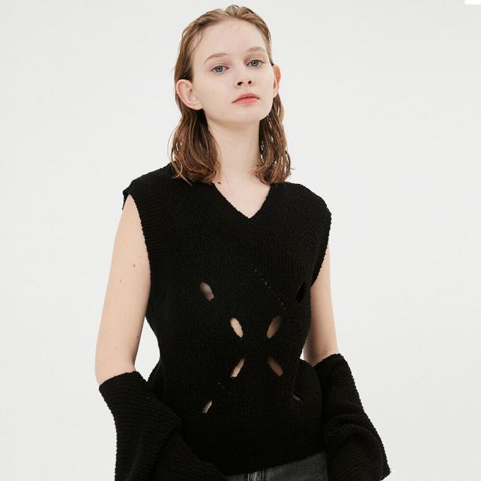 문선 Eclipse Argyle Hole Knit Vest