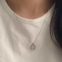 써지컬 타원 펜던트 목걸이 neba necklace