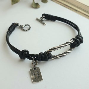 꼬임 타원 유화 실버 가죽 팔찌, 장신구 OAK