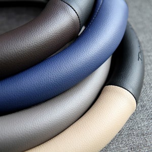당일발송❤가죽그립 자동차핸들커버 원형D컷 전차종 공용, 일등공방