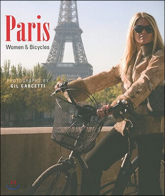 Paris  : women and bicycles