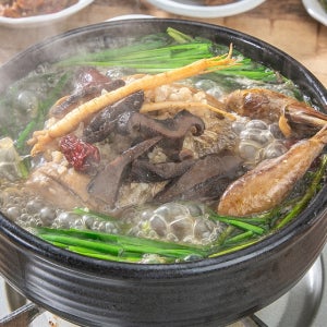 영양 가득 보양식, 능이 삼계탕 1+1+1