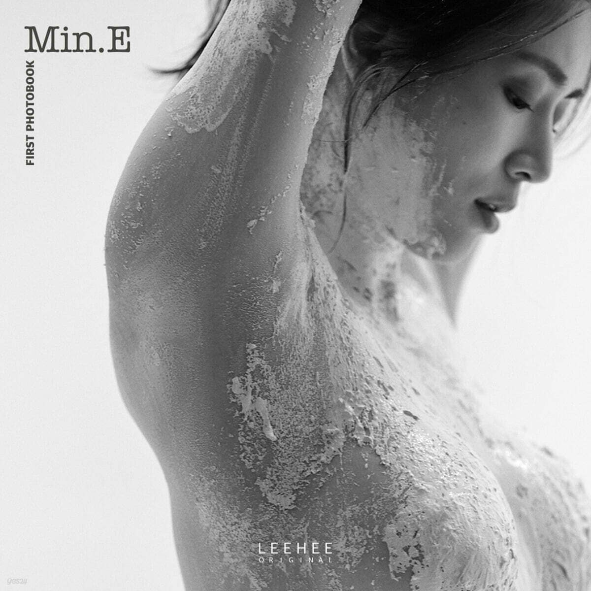 LEEHEE EXPRESS ORIGINAL (Min.E FIRST PHOTOBOOK)