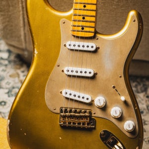 [2026 봄맞이 빅세일! (~4/30까지)] Fender Custom Shop Limited Edition 55 Bone Tone Strat Relic-Aged HLE Gold