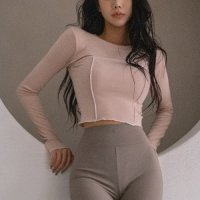 콘치웨어 베리 라인 크롭탑