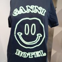 GANNI 22FW 가니 스마일 포인트 티셔츠