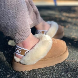 호주 오즈웨어 어그 플랫폼 코케트 펀케트 밴딩 스트랩 통굽 슬리퍼 OB114PEB