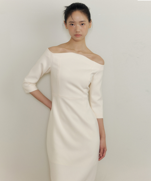 [루시르주] Off the shoulder dress (ivory) 22FW014