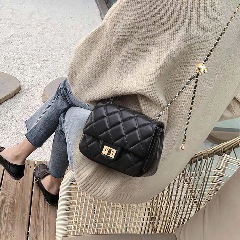 シャネル　カフス　ボタン CHANEL ショート丈ニットカーディガン ココボタン 21C 黒(58867