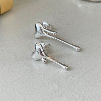 멜팅 하트 귀걸이 melting heart earring