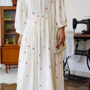 동백 자수 거즈 원피스, 데일리스티치