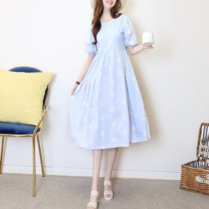 홀릭 스카이블루 플라워 자수 퍼프 소매 루즈핏티어드 롱 원피스[여름 반팔 면 꽃무늬 캉캉 셔링 주름 긴 박시 박스 편한 고급 브랜드 명품보세 데일리룩 휴양지룩 바캉스룩 기본 러블리