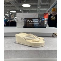 베어파우 BEARPAW CASEY 웨지쪼리 크림 K2149037OB-W