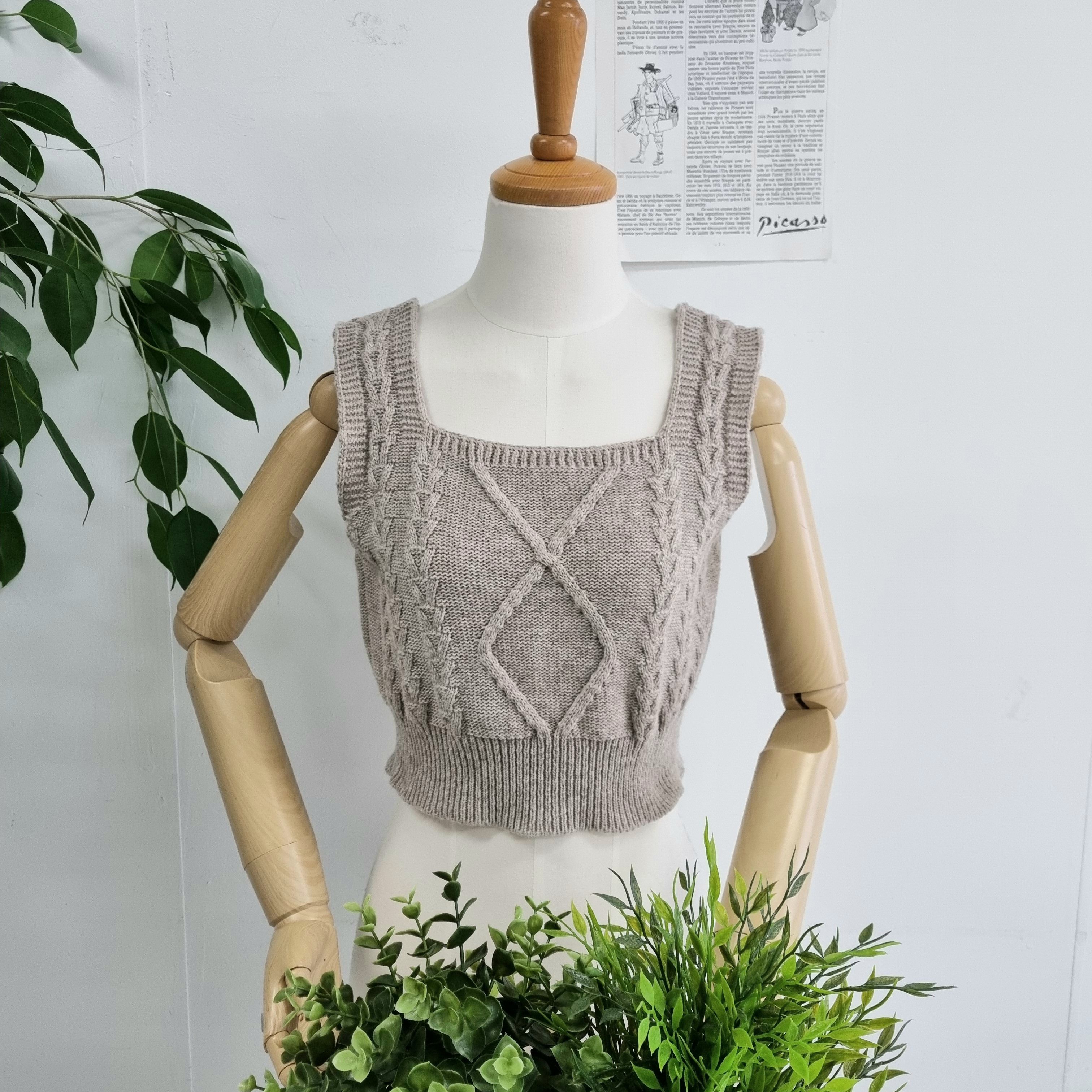 램스울 미샤 스퀘어넥 크롭조끼