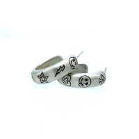 봉보 유니크 각인 볼드 후프 실버링 귀걸이 Kitsch motives engrave hoop Earrings