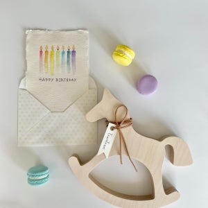 흔들 목마, 아뜰리에 이든