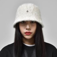 [하이스쿨디스코] H fur bucket hat ivory